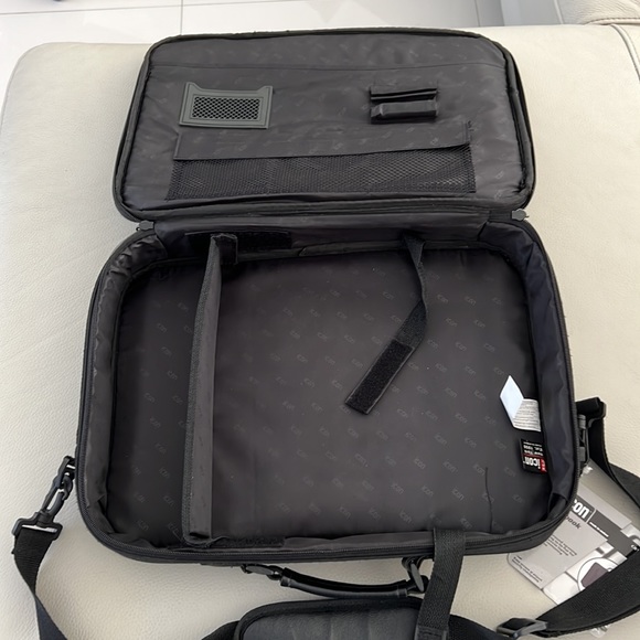 Notebook/Laptop Case 17” - Picture 6 of 13